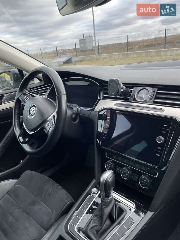 Универсал Volkswagen Passat 2018 в Ровно