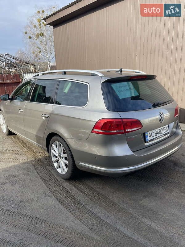 Універсал Volkswagen Passat 2013 в Маневичах