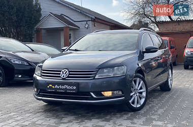 Універсал Volkswagen Passat 2011 в Луцьку