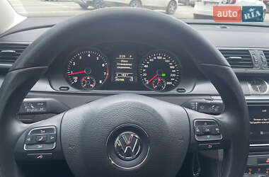 Седан Volkswagen Passat 2012 в Тернополі