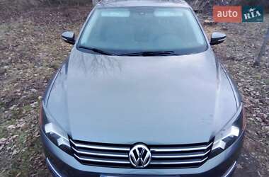 Седан Volkswagen Passat 2014 в Луцьку