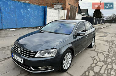 Седан Volkswagen Passat 2013 в Звягелі