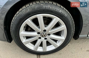 Седан Volkswagen Passat 2013 в Звягелі