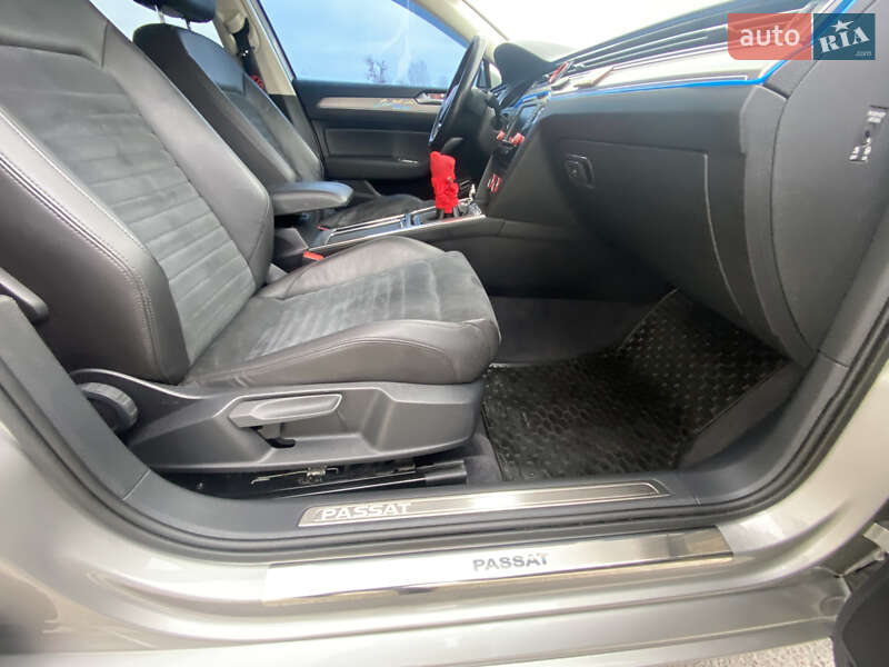 Седан Volkswagen Passat 2016 в Коростене