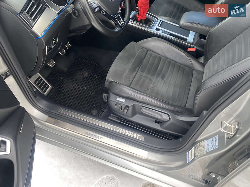Седан Volkswagen Passat 2016 в Коростене