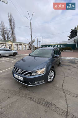 Універсал Volkswagen Passat 2012 в Черкасах