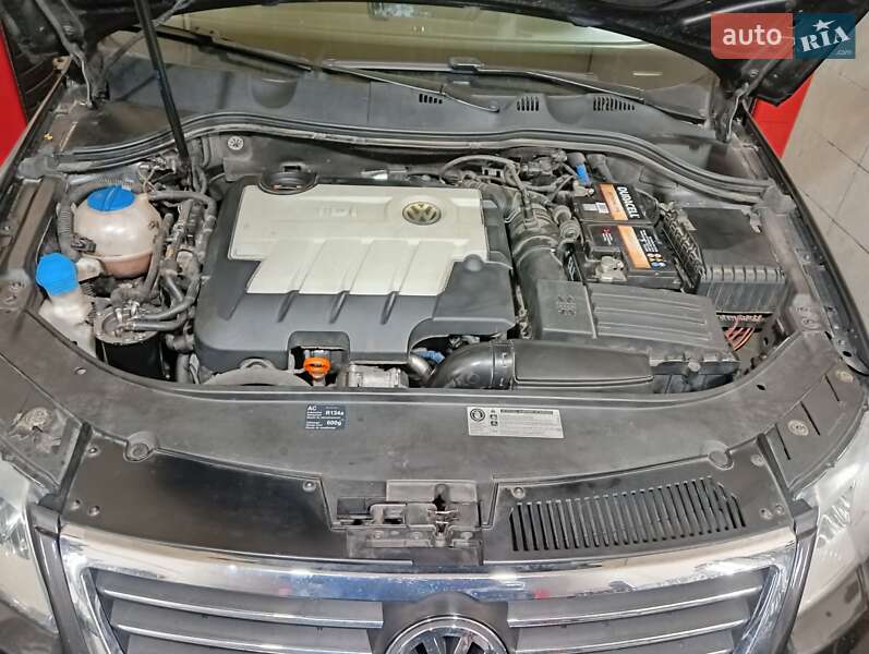 Универсал Volkswagen Passat 2009 в Киеве