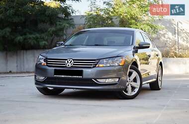 Седан Volkswagen Passat 2013 в Києві