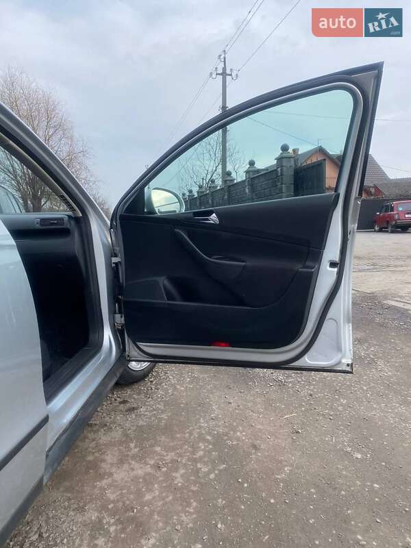 Универсал Volkswagen Passat 2006 в Рожище