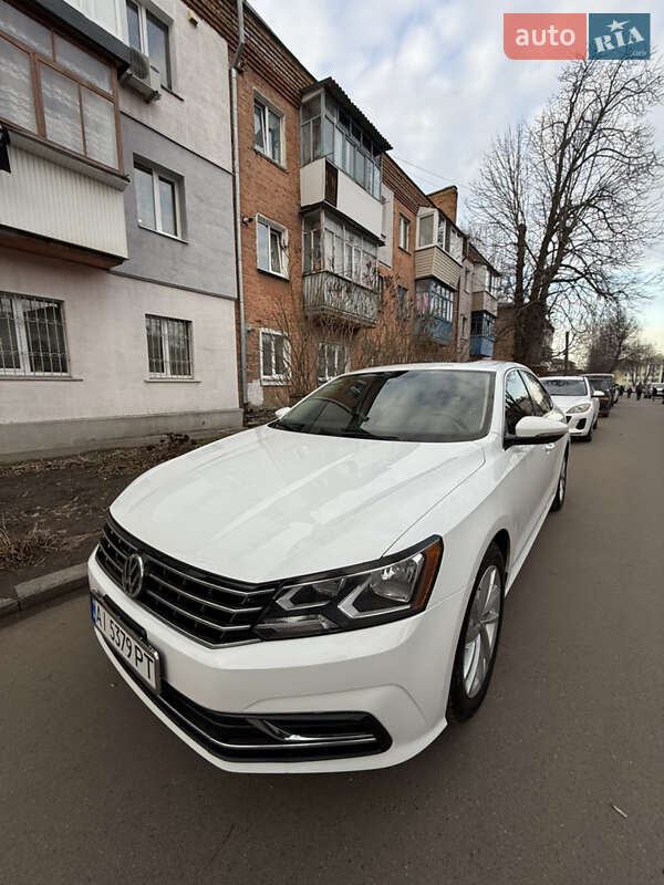 Седан Volkswagen Passat 2018 в Киеве фото 12 Седан Volkswagen Passat 2018 в Киеве