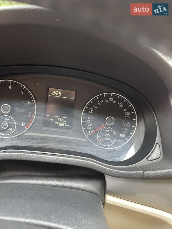 Седан Volkswagen Passat 2015 в Киеве