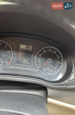 Седан Volkswagen Passat 2015 в 