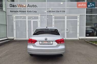 Седан Volkswagen Passat 2013 в Києві