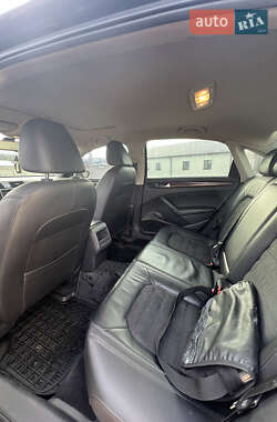 Седан Volkswagen Passat 2012 в 