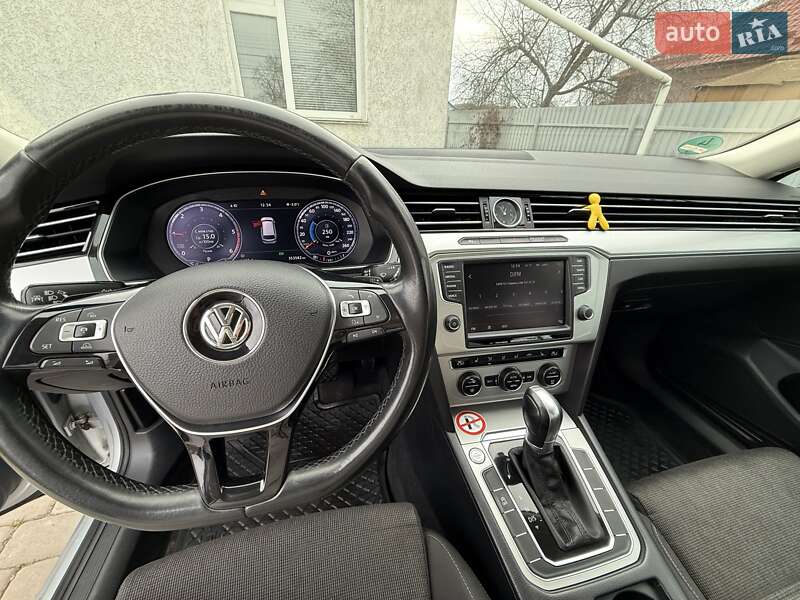 Универсал Volkswagen Passat 2015 в Виннице фото 19 Универсал Volkswagen Passat 2015 в Виннице