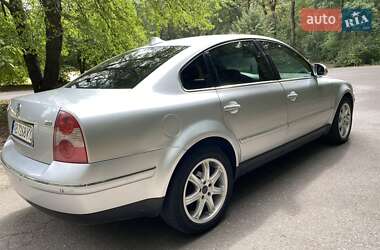 Седан Volkswagen Passat 2005 в Іллінцях