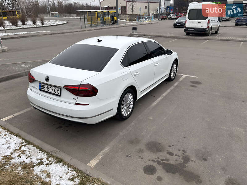 Седан Volkswagen Passat 2017 в Киеве