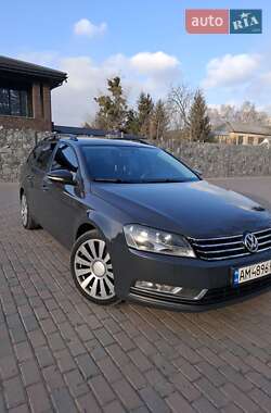 Універсал Volkswagen Passat 2013 в Звягелі