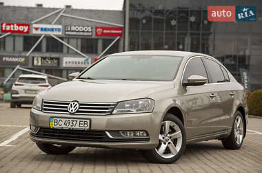 Седан Volkswagen Passat 2013 в Львові