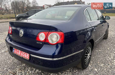 Седан Volkswagen Passat 2005 в Яворові