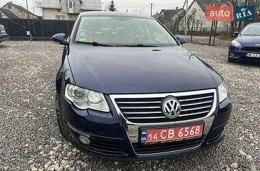 Седан Volkswagen Passat 2005 в Яворові