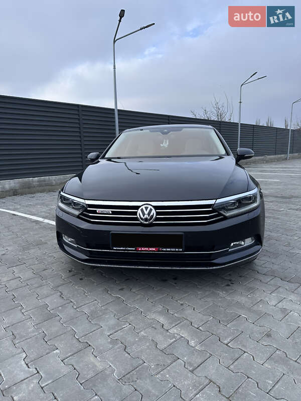 Седан Volkswagen Passat 2018 в Николаеве