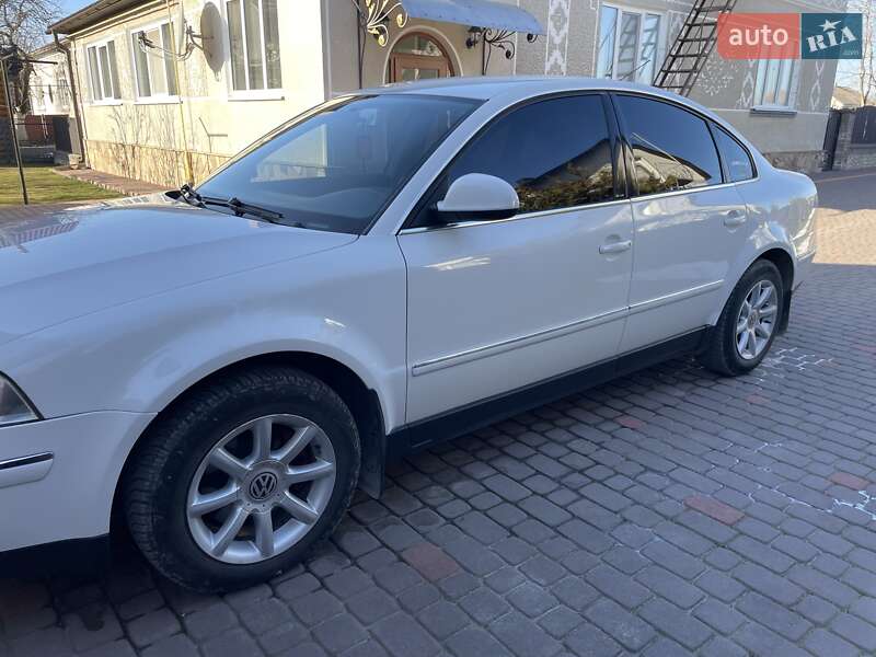 Седан Volkswagen Passat 2004 в Тернополе