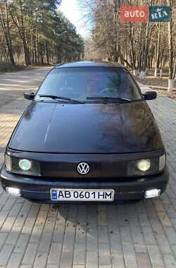 Седан Volkswagen Passat 1991 в Умані