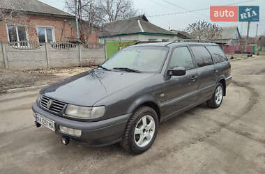 Універсал Volkswagen Passat 1996 в Зміїві