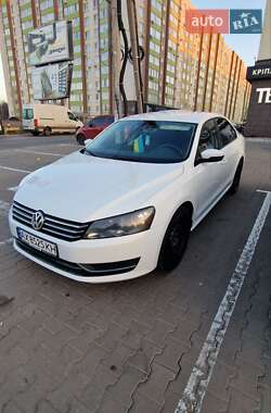 Седан Volkswagen Passat 2013 в Києві