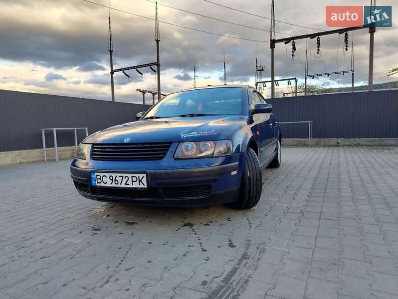 Седан Volkswagen Passat 1997 в Сколе