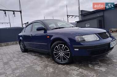 Седан Volkswagen Passat 1997 в Сколе