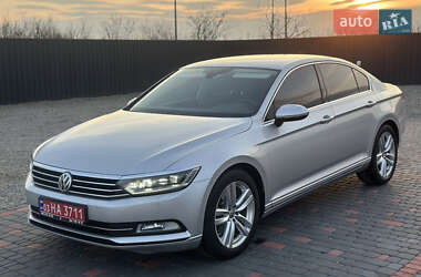 Седан Volkswagen Passat 2016 в Береговому