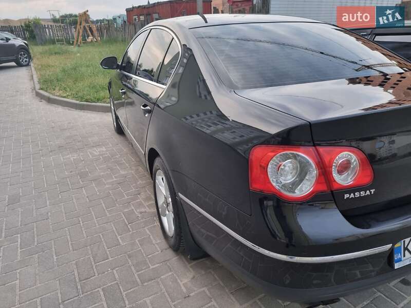 Седан Volkswagen Passat 2010 в Сокале