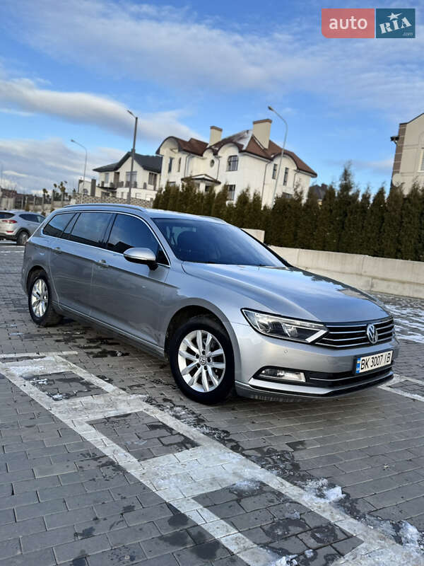 Універсал Volkswagen Passat 2015 в Рівному