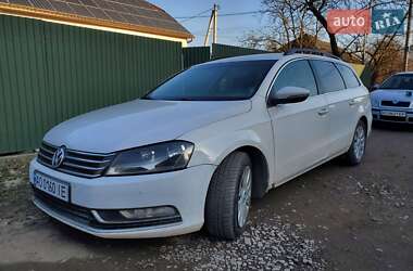 Універсал Volkswagen Passat 2012 в Сваляві