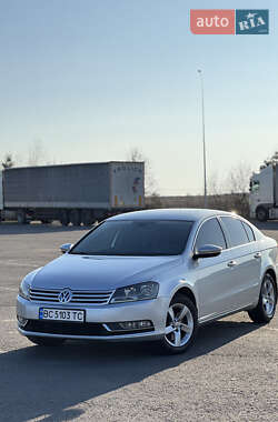 Седан Volkswagen Passat 2011 в Яворові