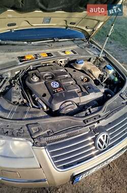 Седан Volkswagen Passat 2003 в Очакове