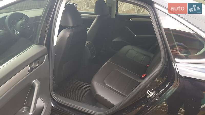 Седан Volkswagen Passat 2021 в Городке