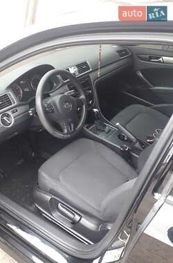 Седан Volkswagen Passat 2011 в Львові