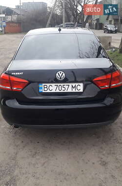 Седан Volkswagen Passat 2011 в Львові