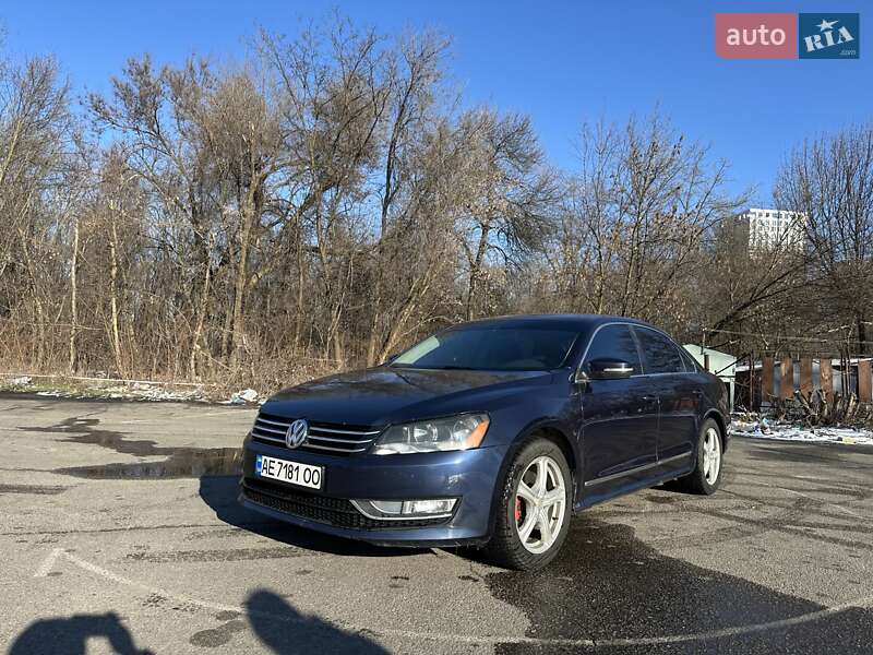 Седан Volkswagen Passat 2012 в Днепре