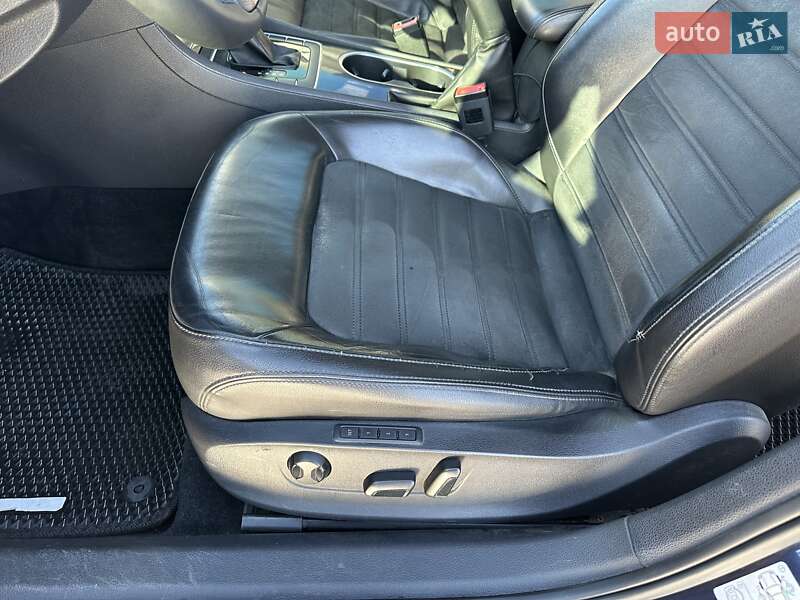 Седан Volkswagen Passat 2012 в Днепре