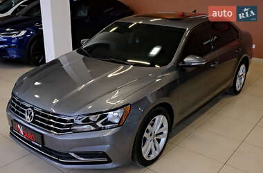 Седан Volkswagen Passat 2019 в Одесі