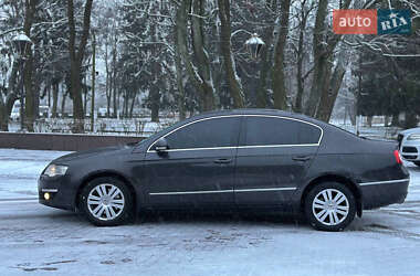 Седан Volkswagen Passat 2006 в Звягелі