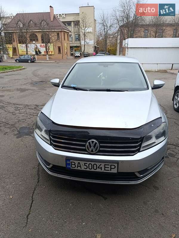 Седан Volkswagen Passat 2011 в Первомайске
