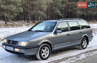 Универсал Volkswagen Passat 1996 в Богодухове