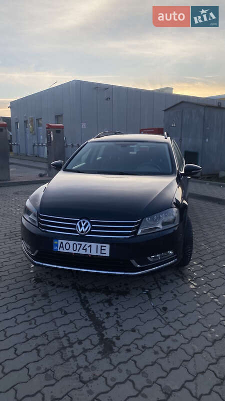 Універсал Volkswagen Passat 2011 в Мукачевому