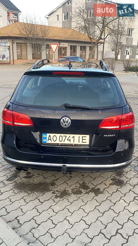 Універсал Volkswagen Passat 2011 в Мукачевому