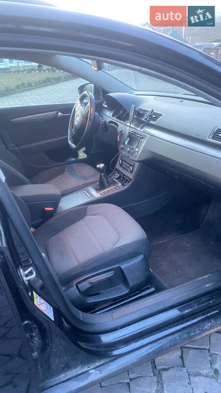 Універсал Volkswagen Passat 2011 в Мукачевому